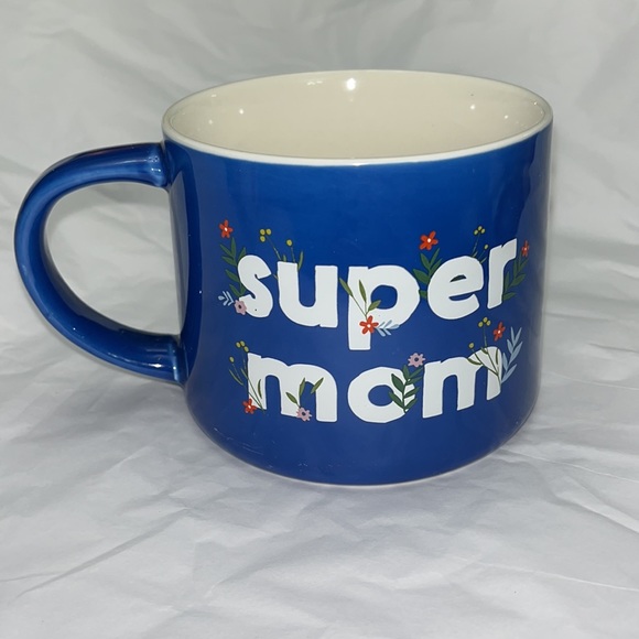 NWT Parker Lane “Super Mom” royal blue and floral mug - Picture 2 of 4